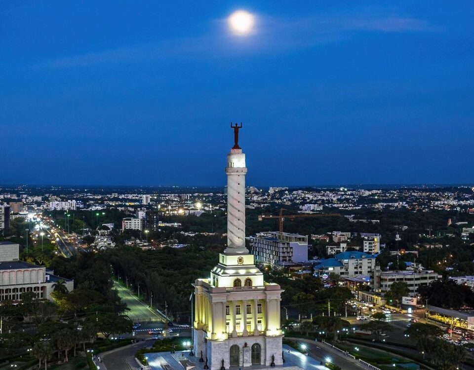 Monumento a los Héroes de la Restauración