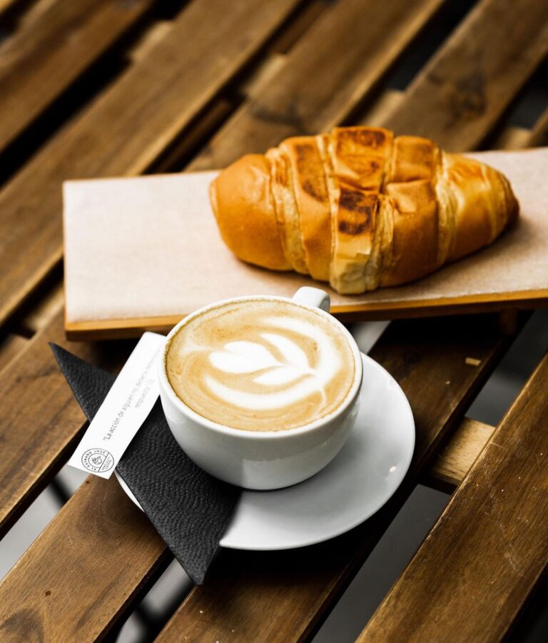 El extrano jose cafe santiago 4 768x901