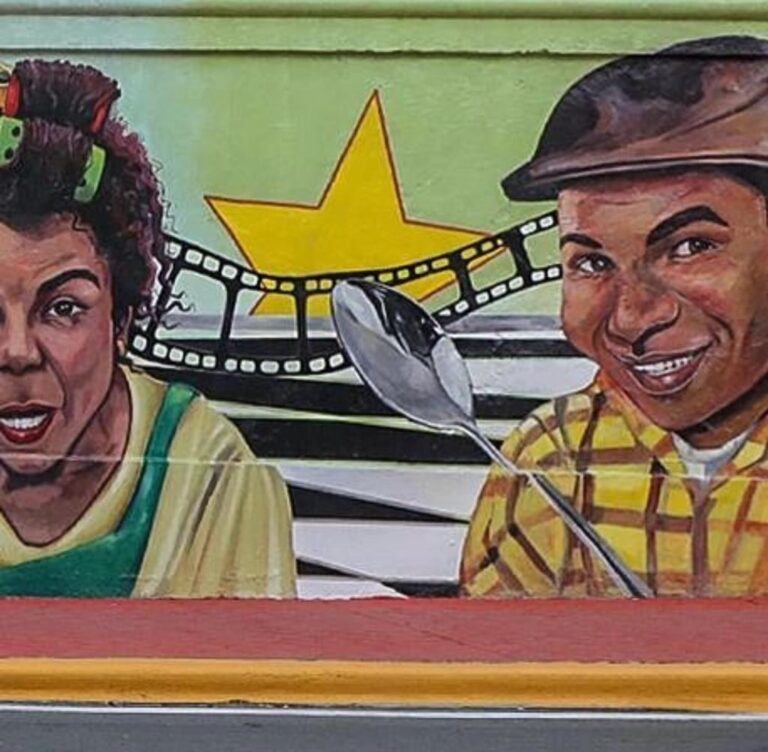 Mural de comedia santiago 768x752