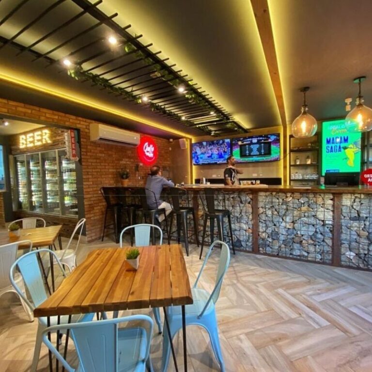 gallo pelonsantiagobar1 1 768x768