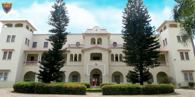 Colegio Sagrado Corazon de Jesus santiago de los caballeros 768x384